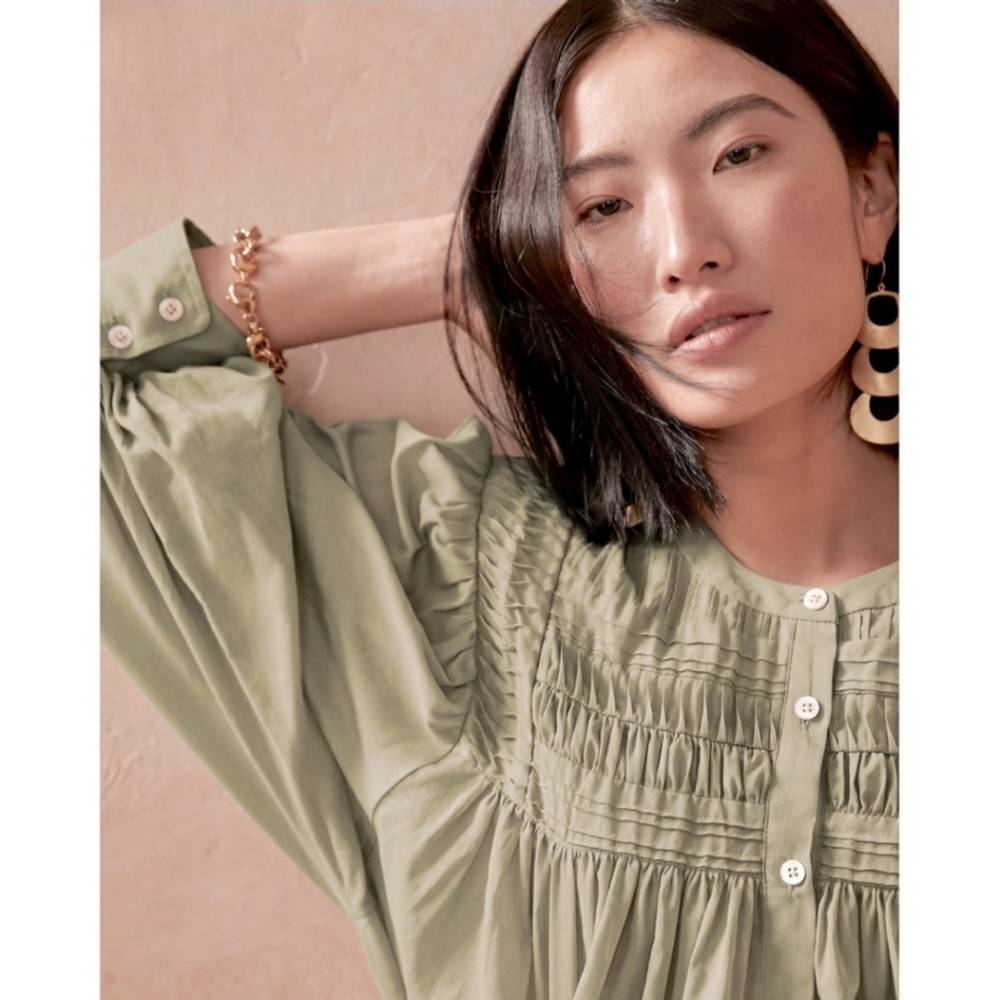Banana Republic Pintucked Swing Top in Cardoon Green Sz XS Boho Romantic